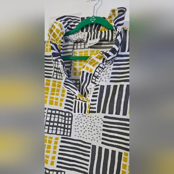 Ruffled blouse - Picture 2 of 6